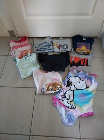 Lot vêtements 6 ans neufs ou très bon état