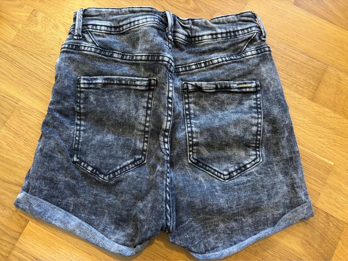 Short gris délavé - photo numéro 2