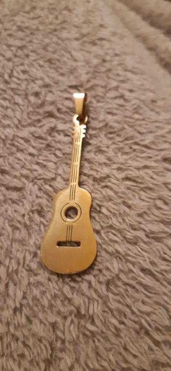 Pendentif guitare