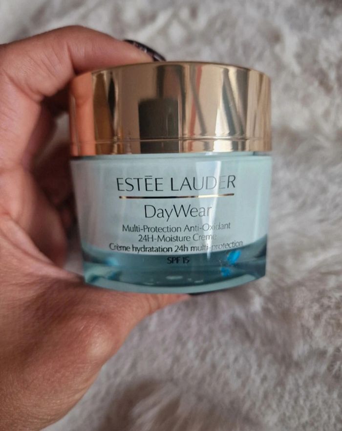 DayWear - crème hydratation 24h Multi-Protection SPF 15 - photo numéro 3