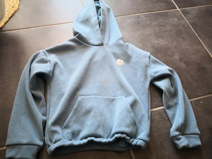 Pull à capuche bleu okaidi 8 ans