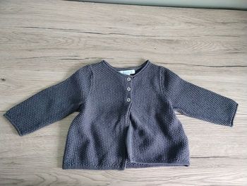 Gilet boutons gris anthracite à paillettes 6 mois fille 