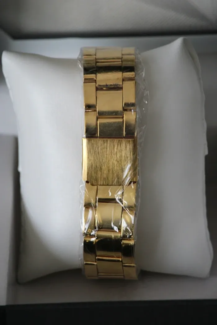 Montre élégante , dorée, marque Geneva + 3 bracelets offerts - photo numéro 9