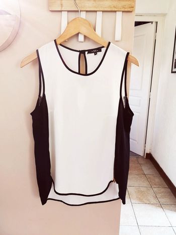 Top fluide blanc et noir