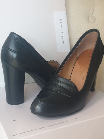 Mocassins en Cuir noir Talons épais de la marque Mint&Berry - T.40