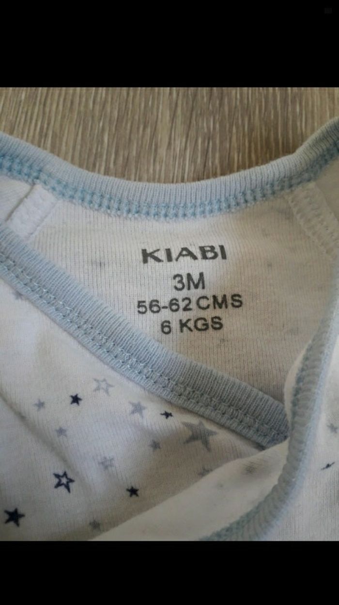 Lot de 2 bodies kiabi 3mois - photo numéro 2