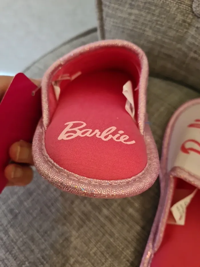 Chaussons Pointure  32 barbie - photo numéro 6