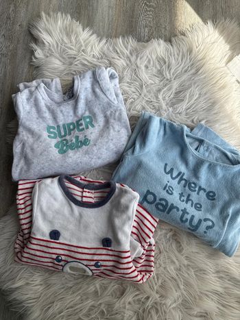 Lot de 3 pyjamas taille 2 ans