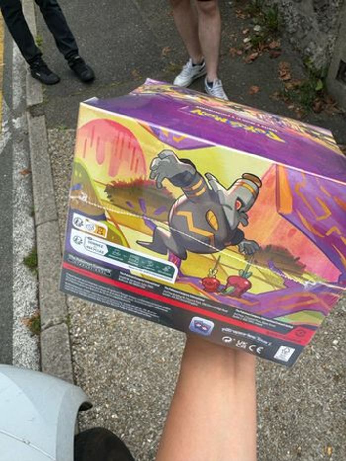 Carte Pokémon display mini tin EV6.5 scellée française - photo numéro 4