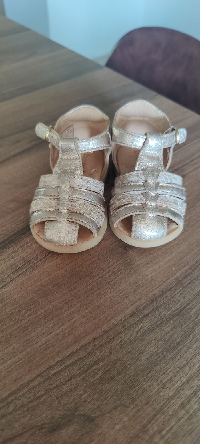 Chaussures fille taille 19 - photo numéro 3