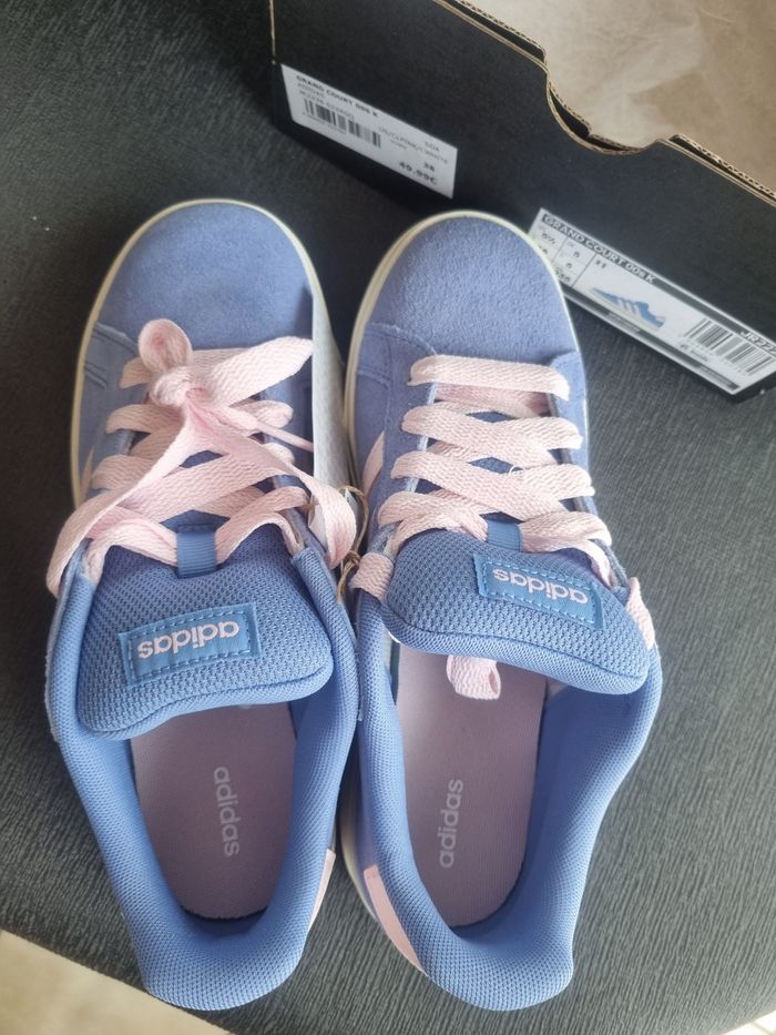 Baskets Adidas neuves - photo numéro 4