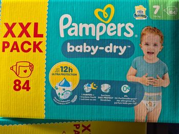 Couches pampers taille 7, 84 couches.