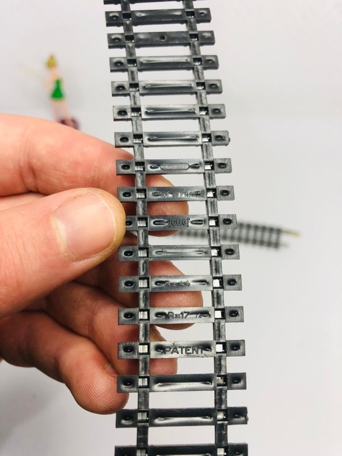 2 rails courbes Jouef R=44 R=17 /2 - photo numéro 3