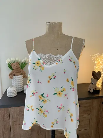 Joli top fluide à bretelles femme