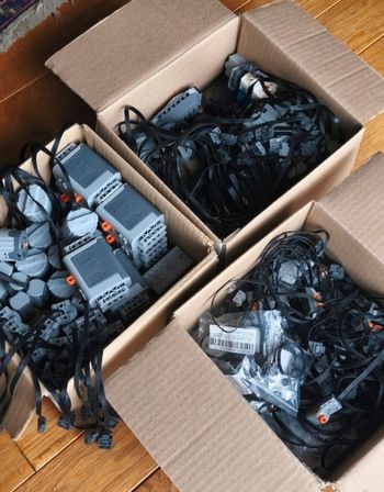 Moteurs sans marque et lego