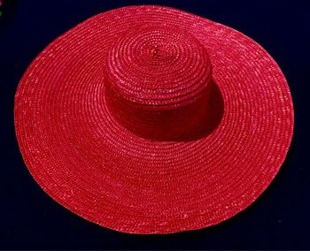 Chapeau en paille rouge Werle Paris