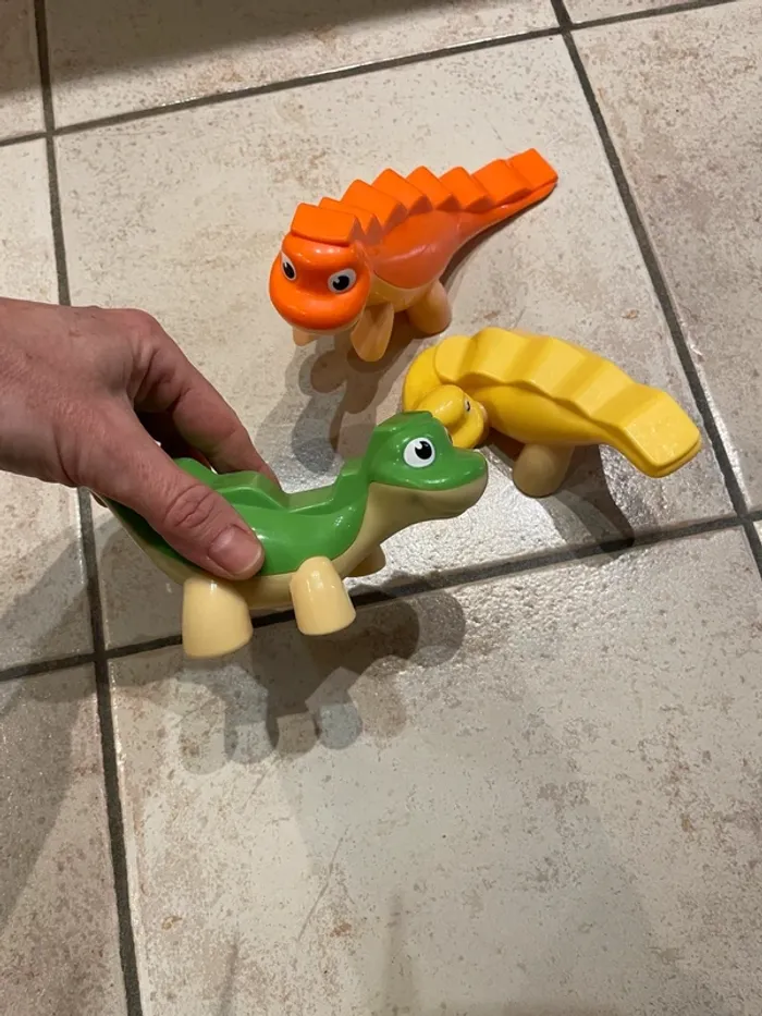 Lot de jouets dinosaures pour bébé - photo numéro 2