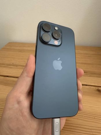 iPhone_16_pro_prox