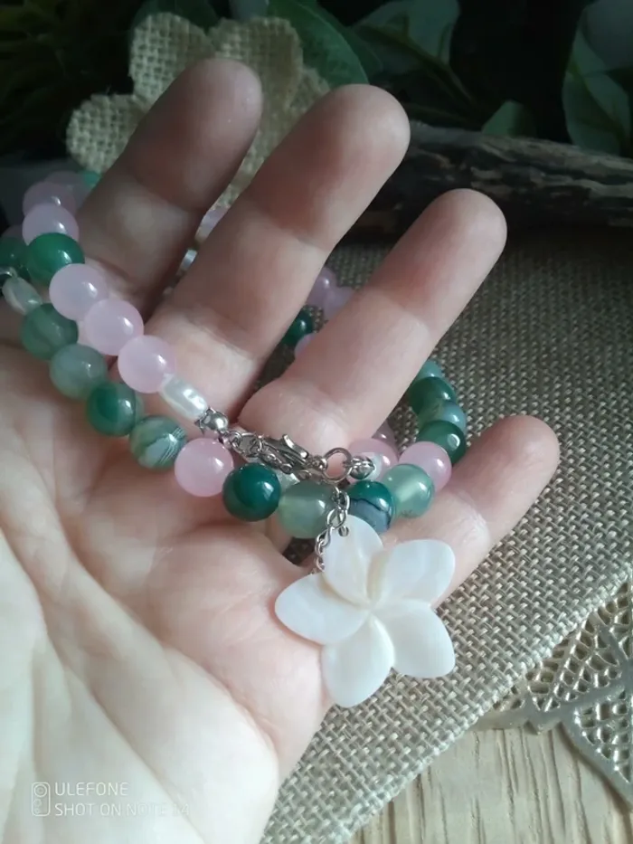 Collier pierres naturelles et fleur en nacre blanche - photo numéro 3