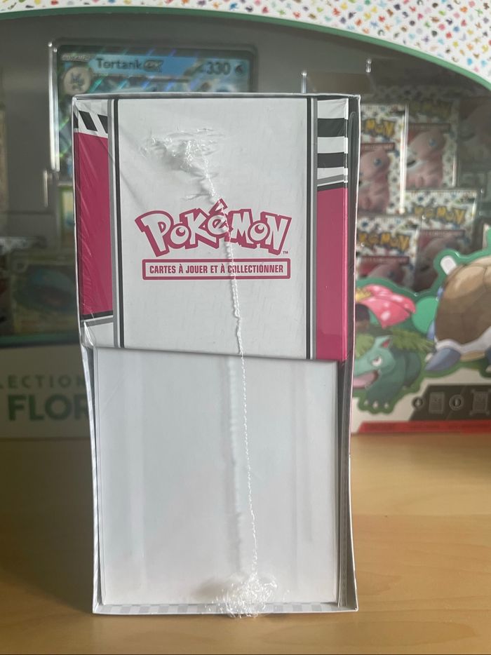 Pokémon ETB EV 10.5 Flamme Blanche FR Scellé - photo numéro 2