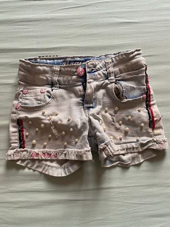 Short fille