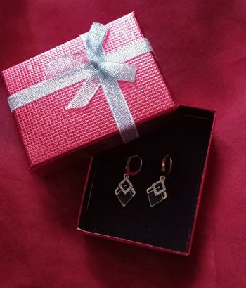 Paire de boucles d'oreilles à trou- double  losanges - noir et brillants