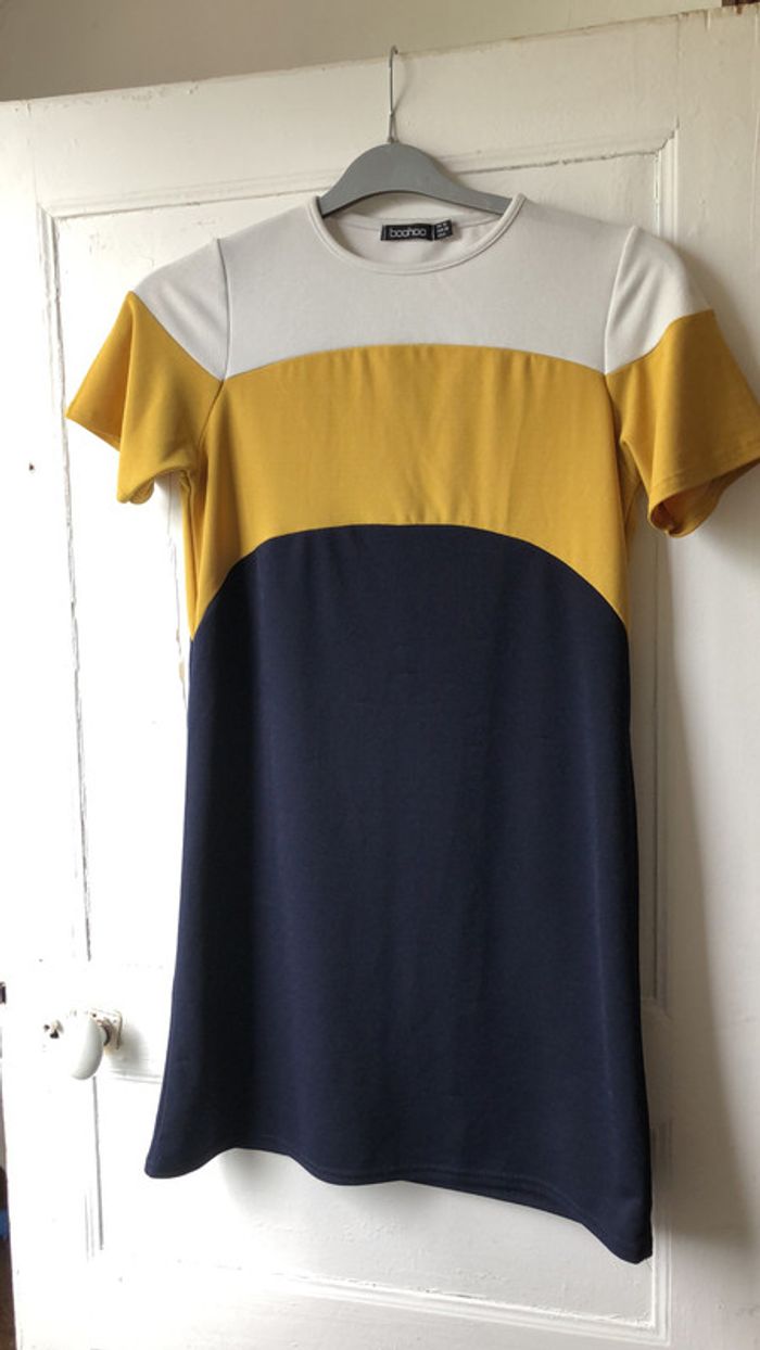 Robe Boohoo T38