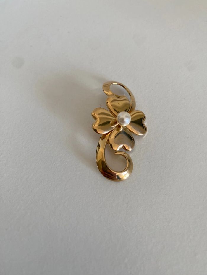 Broche vintage trèfle avec perle sur une note de musique en métal doré - photo numéro 3