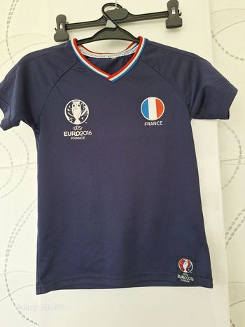 Tee-shirt foot 7/8 ans.Numéro 10.UEFA.