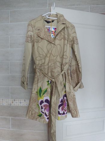 Trench desigual