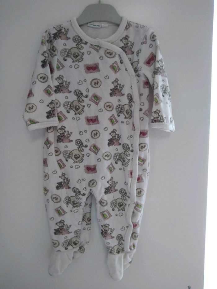 #lot de 2 pyjamas 12 mois Disney et Vertbaudet - photo numéro 2
