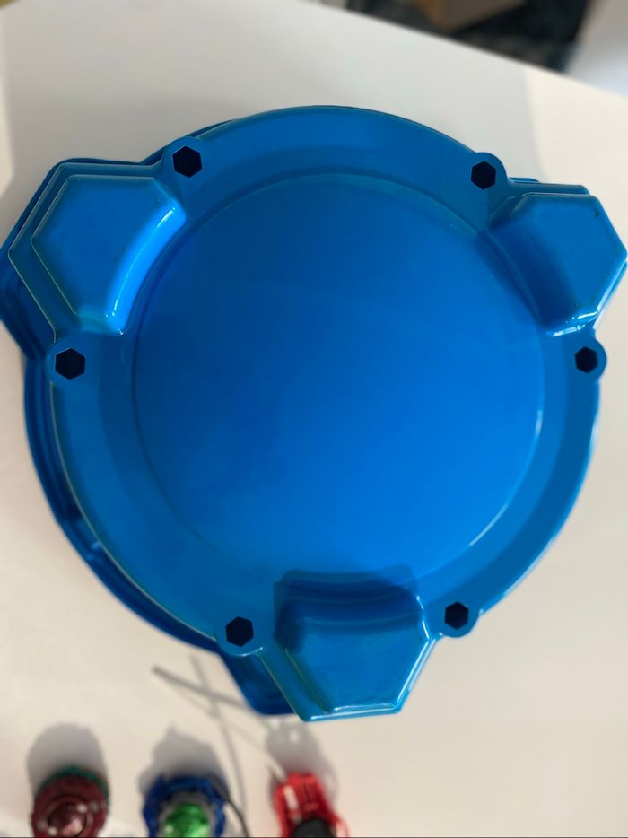 L’Arene Beyblade toupies et lanceurs - photo numéro 2