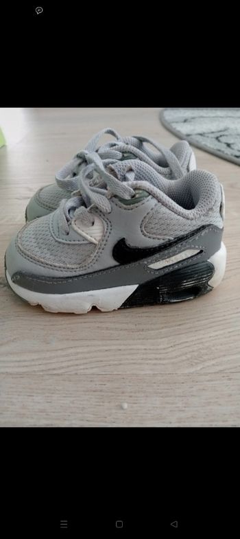 Baskets Nike air max taille 21