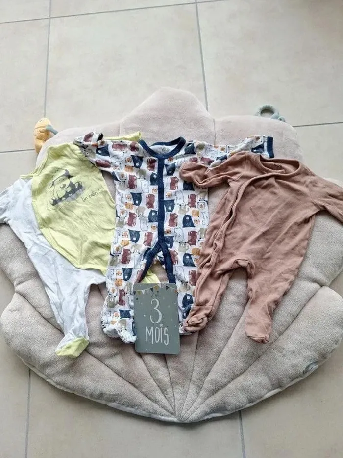 lot pyjamas