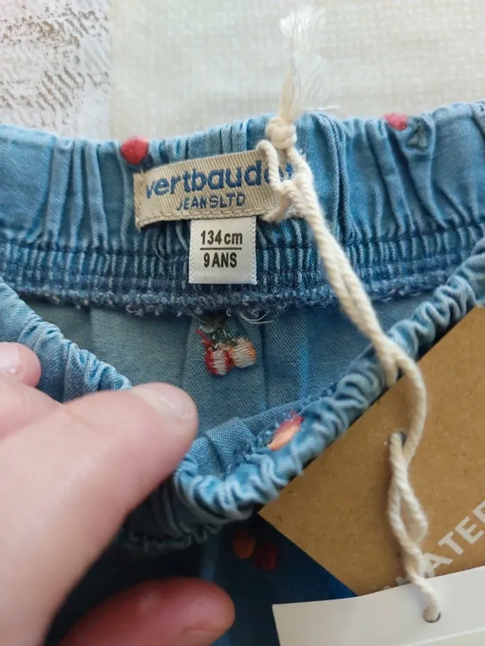 Jupe brodée neuve Vertbaudet 9A - photo numéro 4
