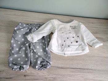Pyjama 2 pièces velours avec étoiles 6 mois fille 