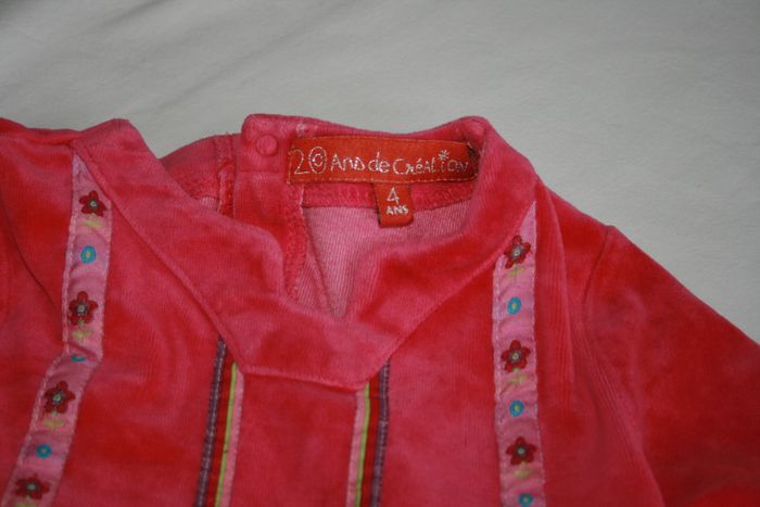 Chemise de nuit velours DPAM 4 ans TBE - photo numéro 2