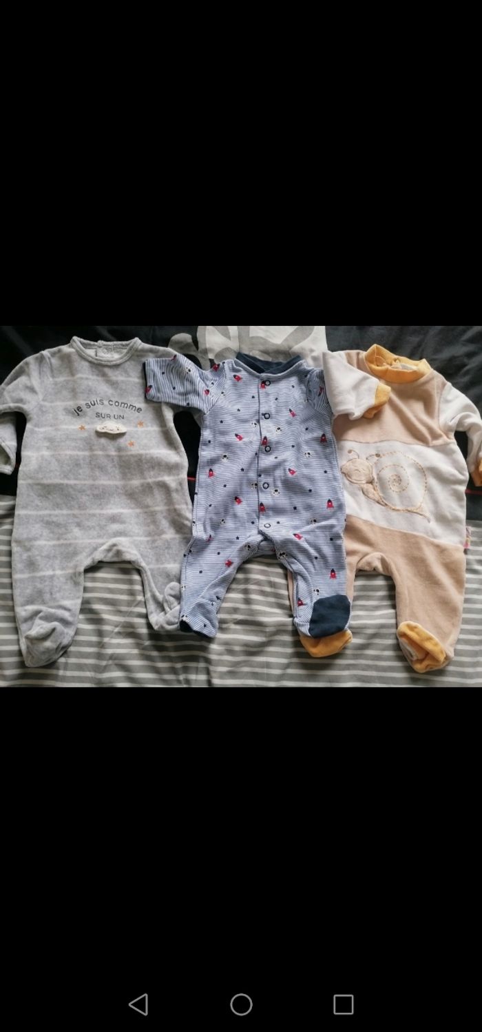 Lot 3 pyjamas