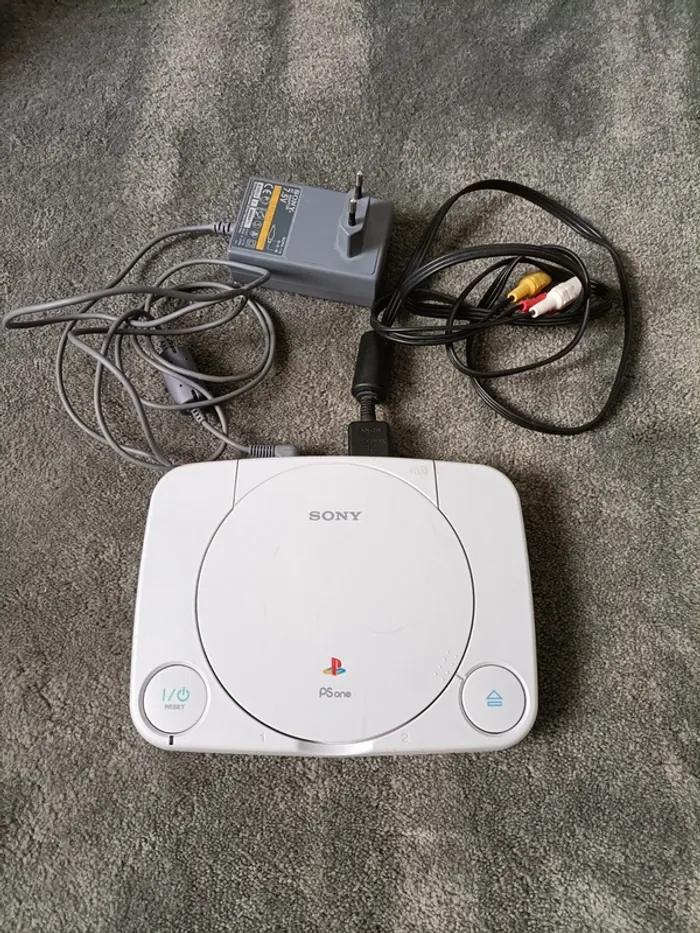 Console ps one mini