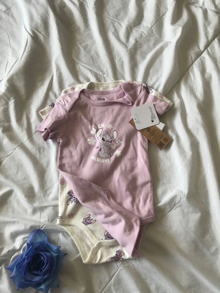 Lot bodies 36 mois