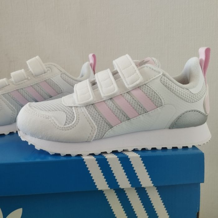Baskets Adidas Neuve pour fille