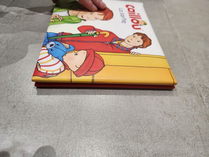 Livre enfant : Caillou - photo numéro 4