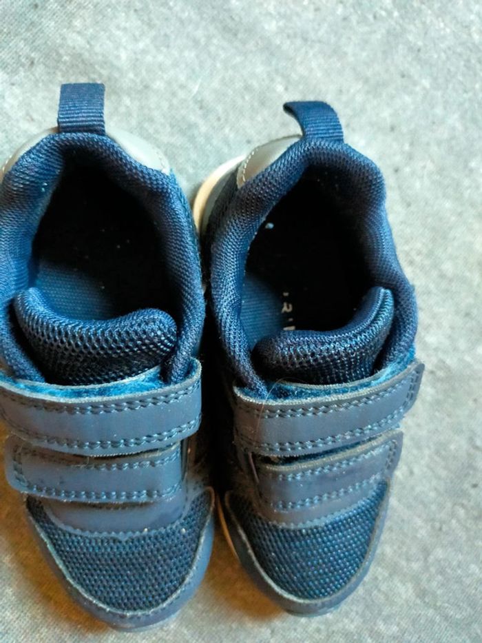 Lot 2 paires baskets garçon Primark – Pointure 24 - photo numéro 7
