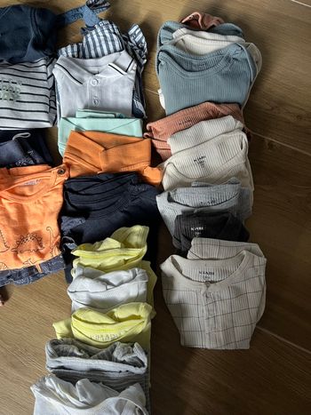 Lot de vêtements bébé 