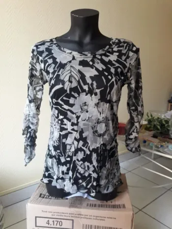 Haut transparent gris et noir Manches 3/4 / Taille 38 (Taille2) / Jofrati