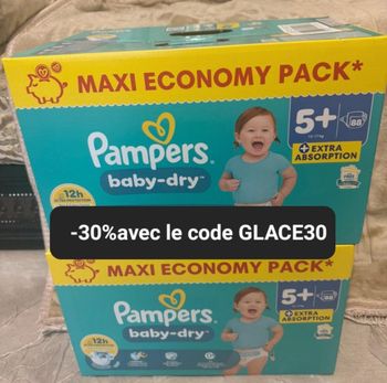 Deux cartons de couches Pampers taille 5 plus