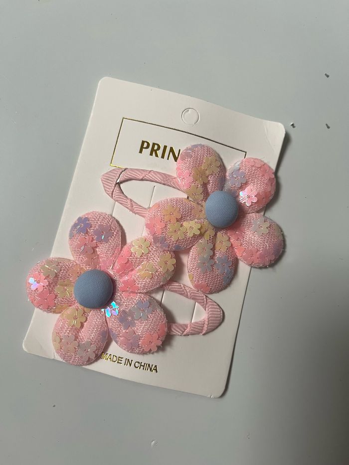 Barrette à cheveux à motif fleur pailleté - photo numéro 2