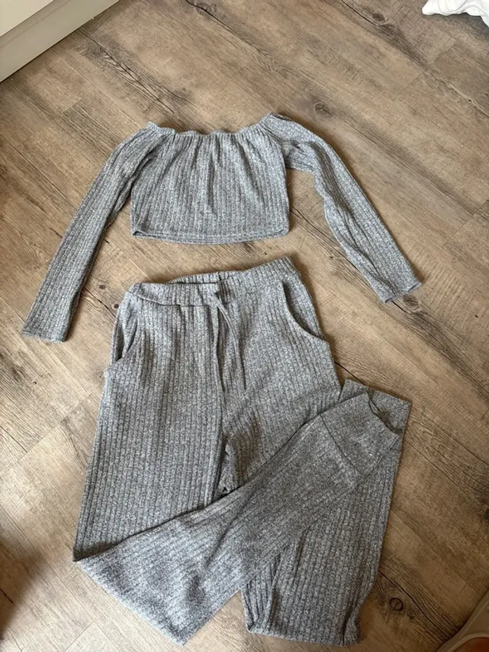 Ensemble maille côtelé gris