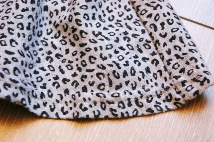 Jupe forme patineuse grise, fluide. 4 ans fille. In Extenso - photo numéro 2