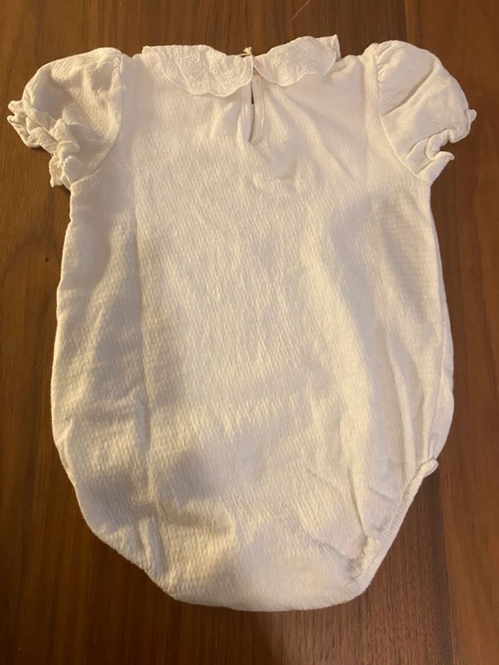 Body manches courte avec col dentelle 6-9 mois Zara neuf avec étiquette - photo numéro 5